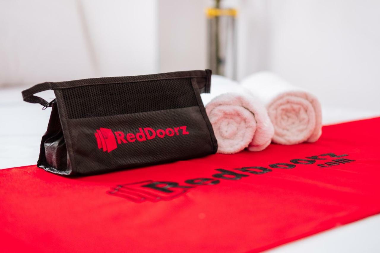 Reddoorz Plus @ Silk Residences Sta. Mesa Monthly Stay Маніла Екстер'єр фото